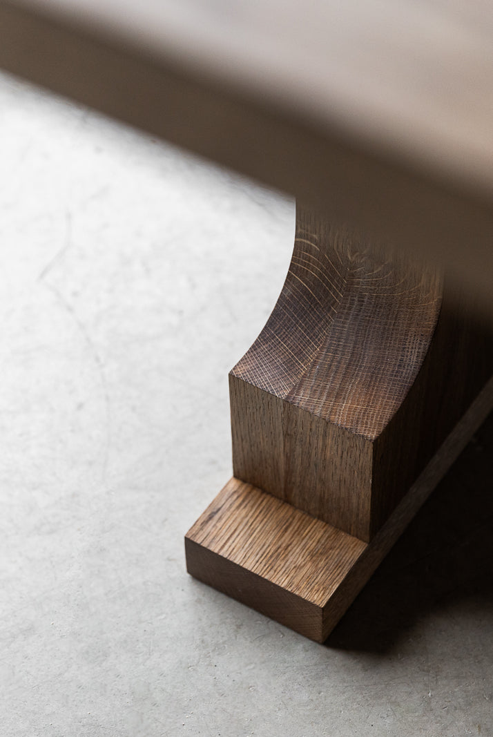 How to integrate handcrafted wooden furniture into wellness-centred home?