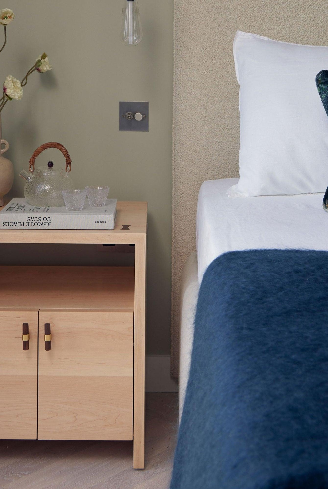 Tips and Tricks for Styling Your Bedside Cabinet - Martelo and Mo
