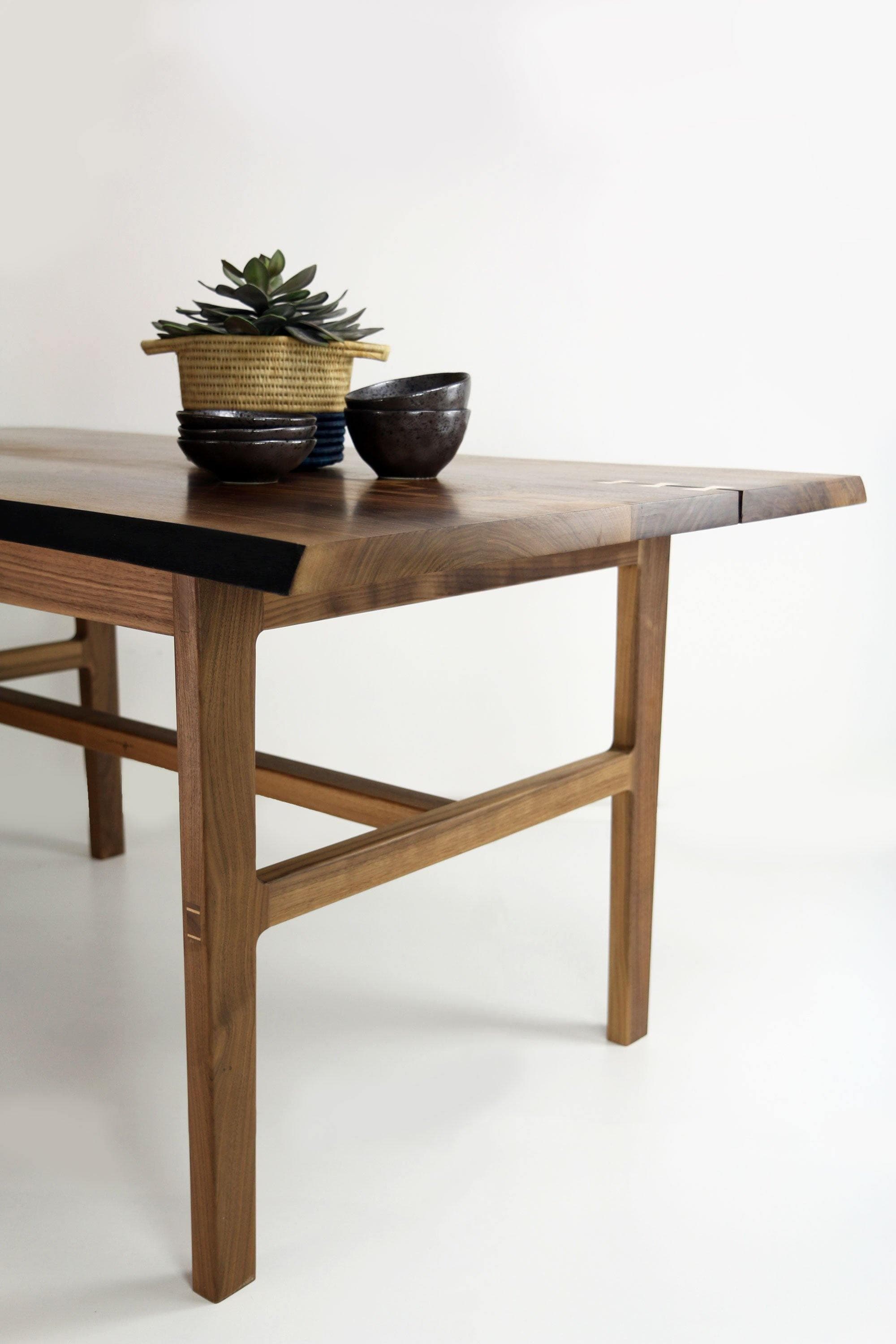 Lagoa Wooden Dining Table - Martelo and Mo